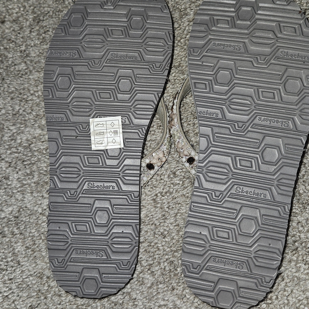 Skechers Women's Cali Yoga Foam Sandals - Beige - Picture 2 of 2